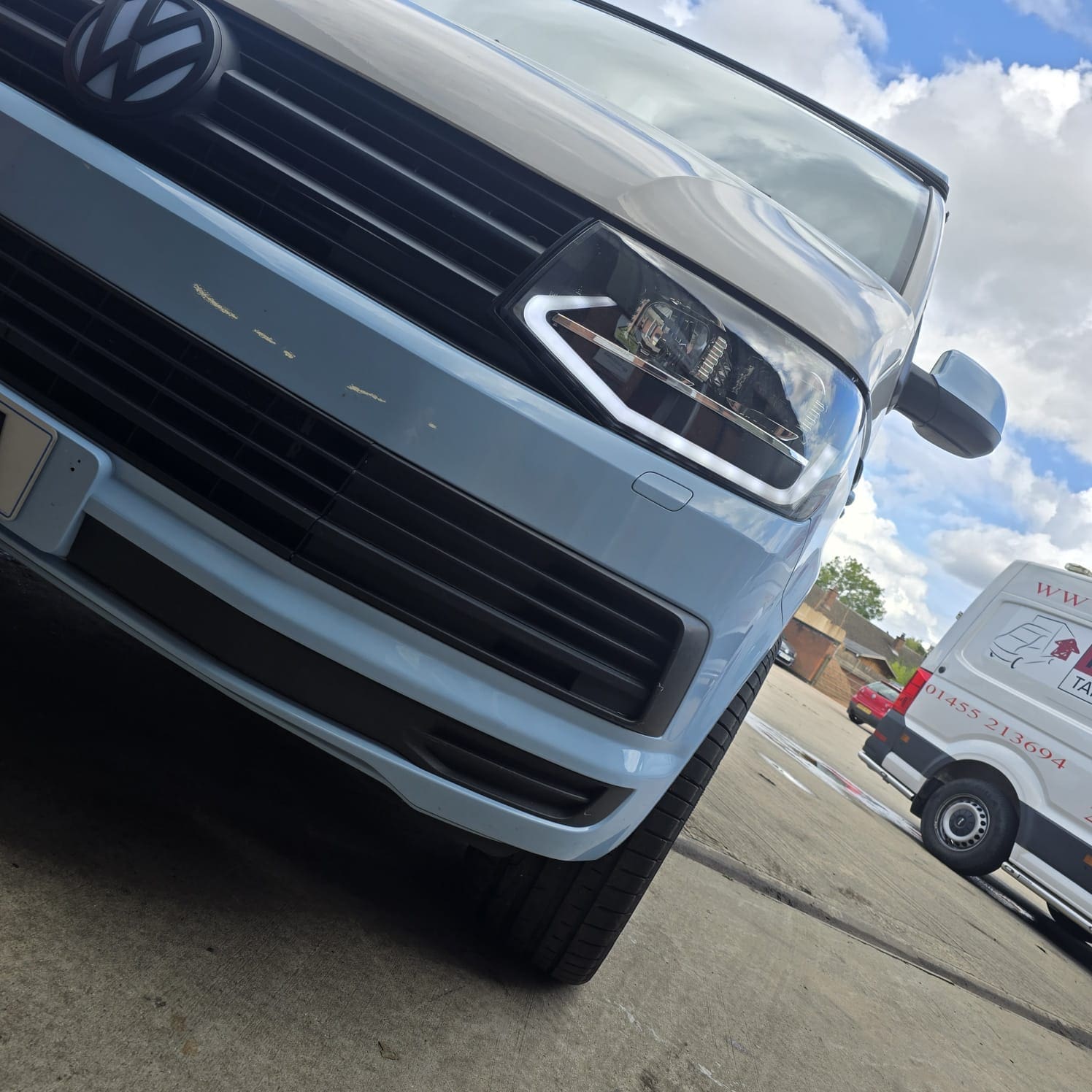 Van electrical diagnostics fault found behind dash